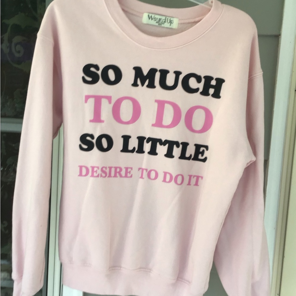 Wound Up Juniors Long Sleeve Graphic Sweatshirt Top Pink Womens Size XS GUC.